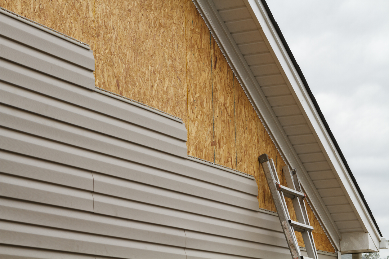 Vinyl Siding replacement in Pickerington, OH from Roofs by Warren